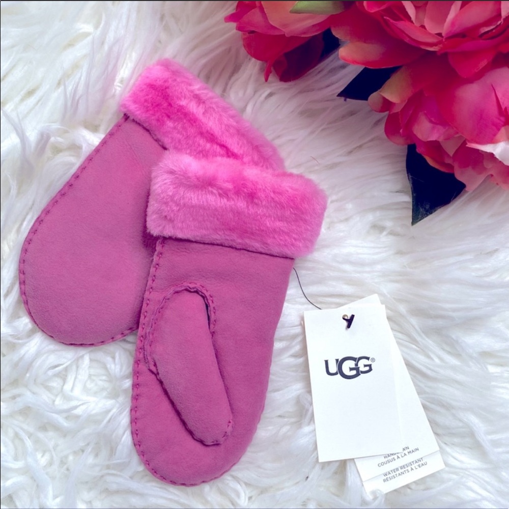 Ugg girls sheepskin sunburst mittens size 4-6 yr